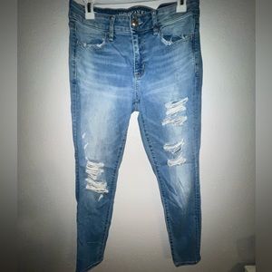 AE lightwash, ripped skinny jeans